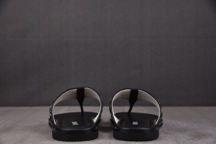 d10r sandal