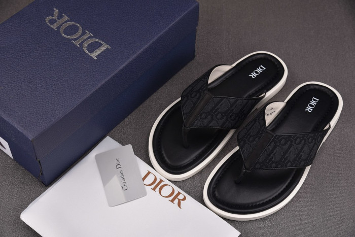 d10r sandal