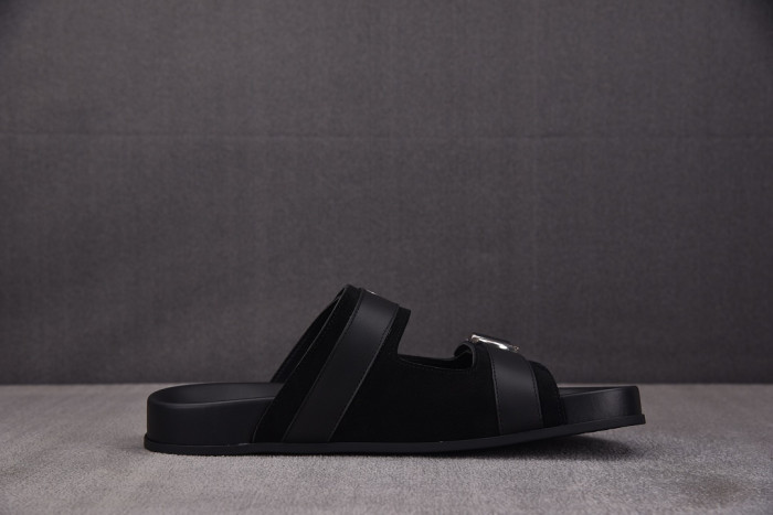 d10r sandal