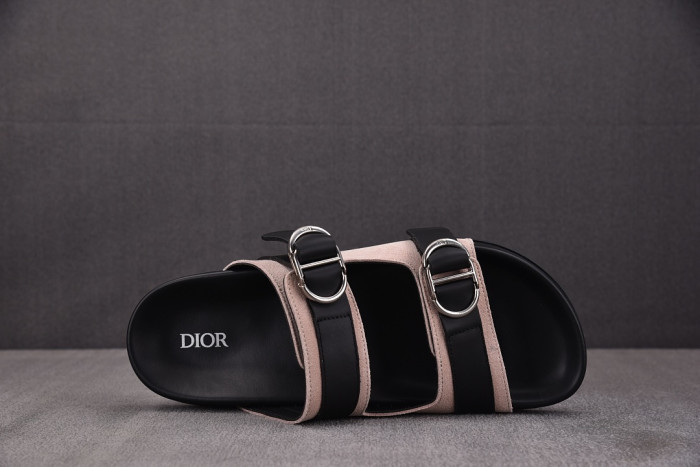 d10r sandal