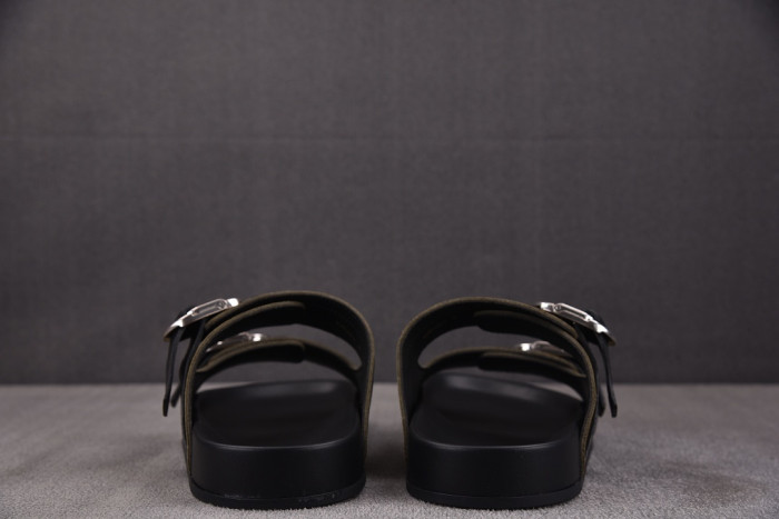d10r sandal