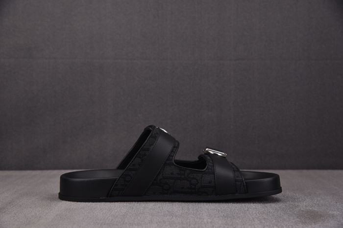 d10r sandal