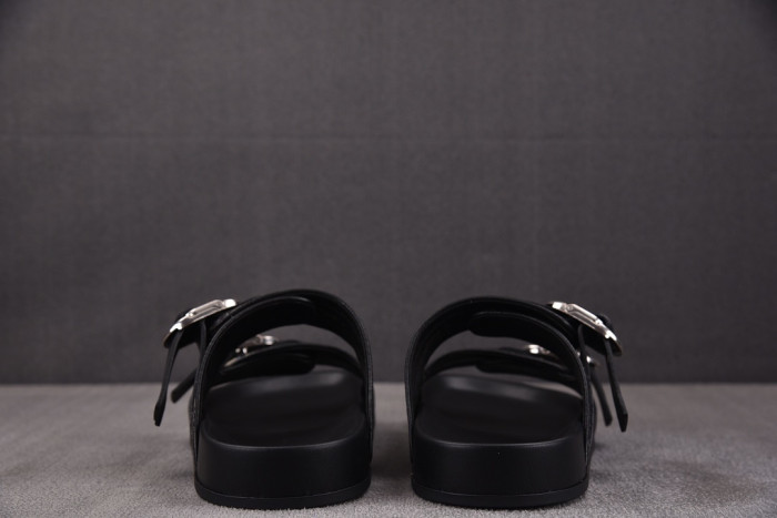 d10r sandal