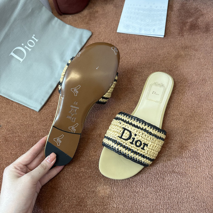 d10r sandal