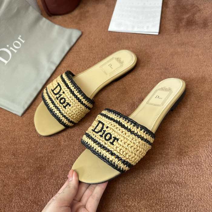 d10r sandal