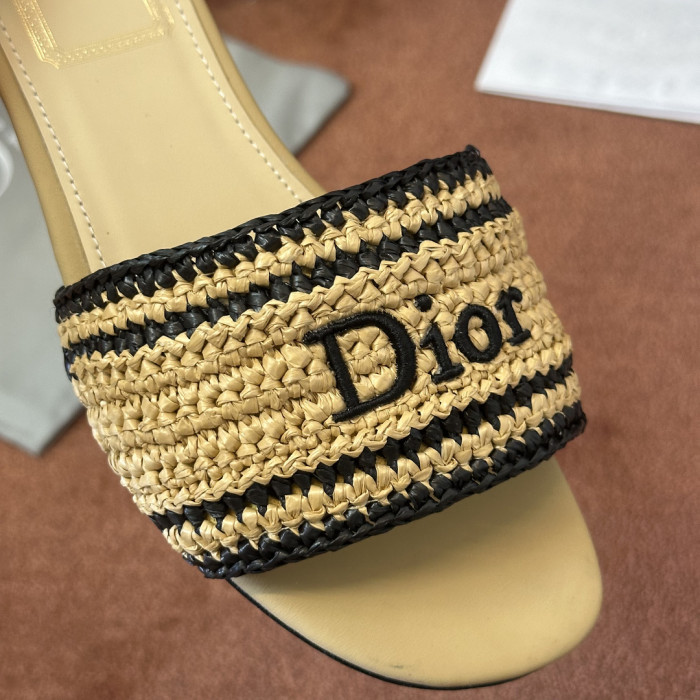 d10r sandal