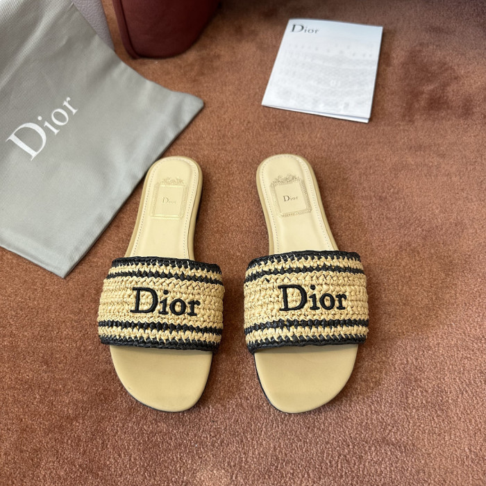d10r sandal