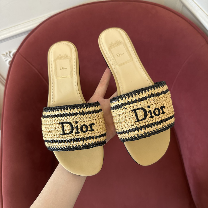 d10r sandal