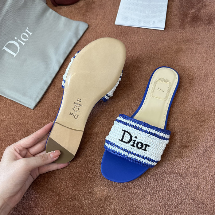 d10r sandal
