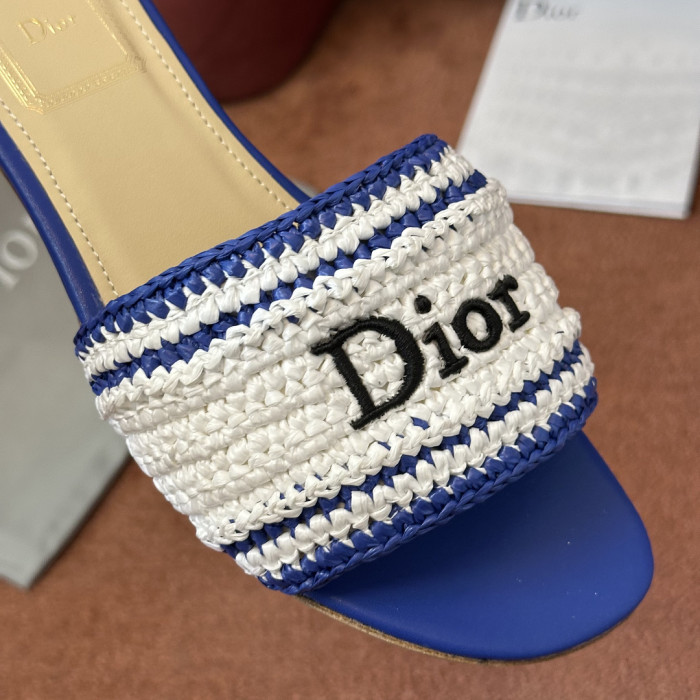 d10r sandal