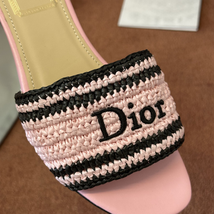 d10r sandal