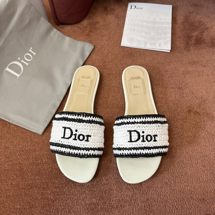 d10r sandal