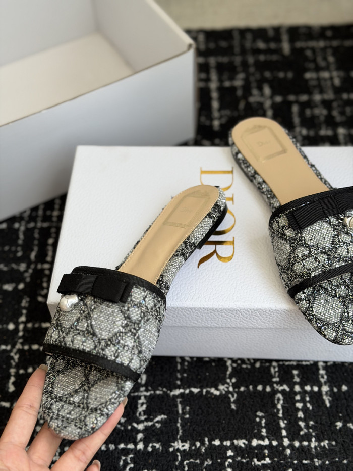 d10r sandal