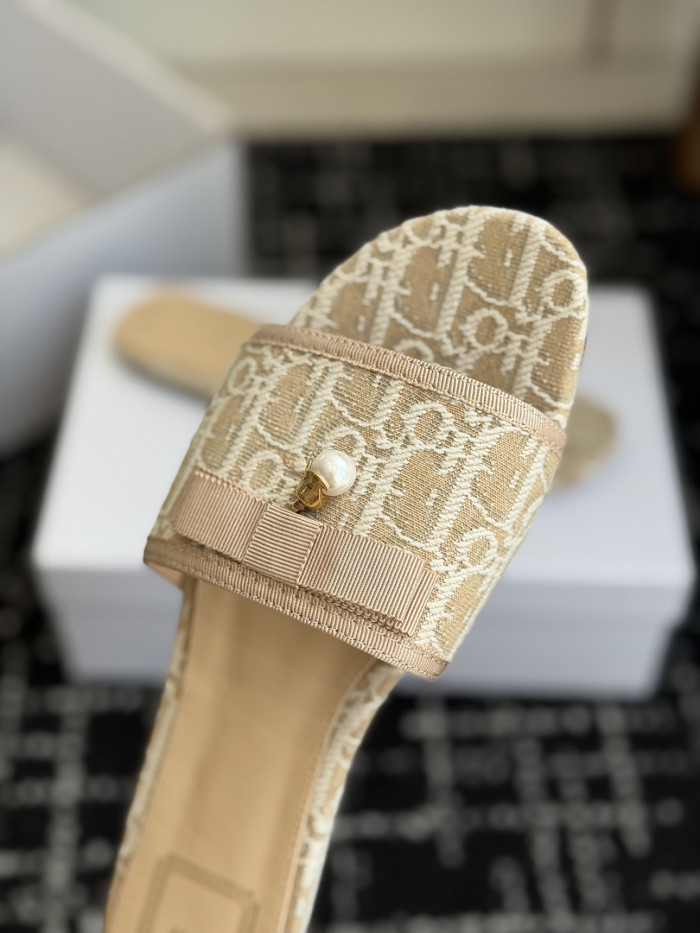 d10r sandal