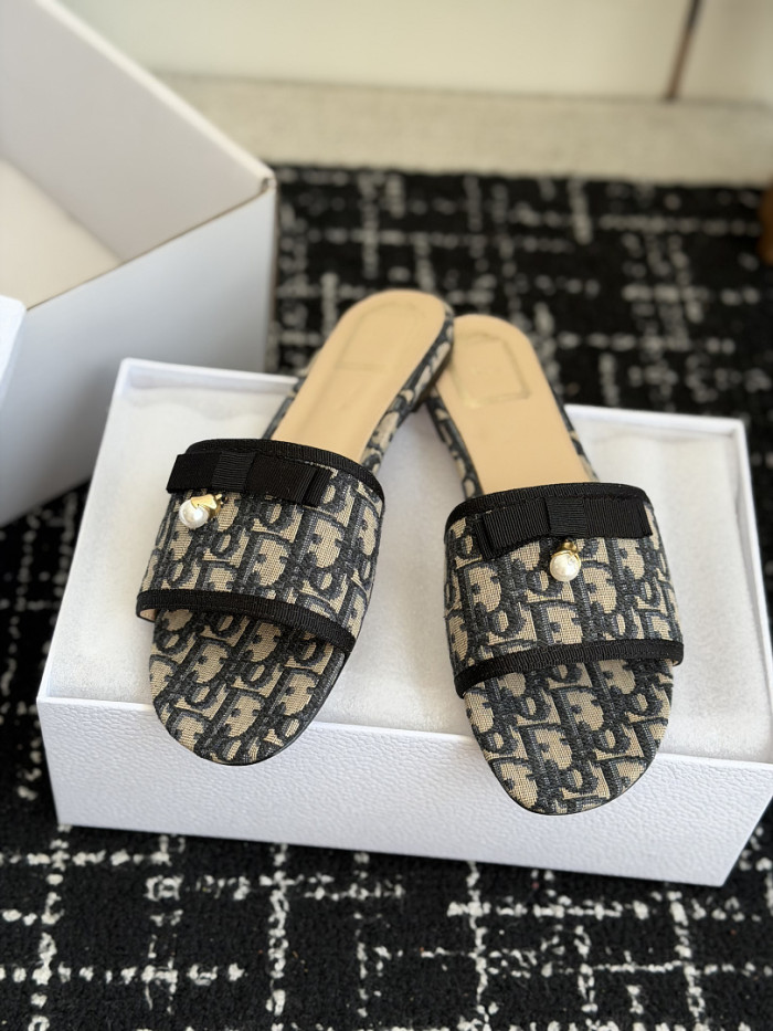 d10r sandal