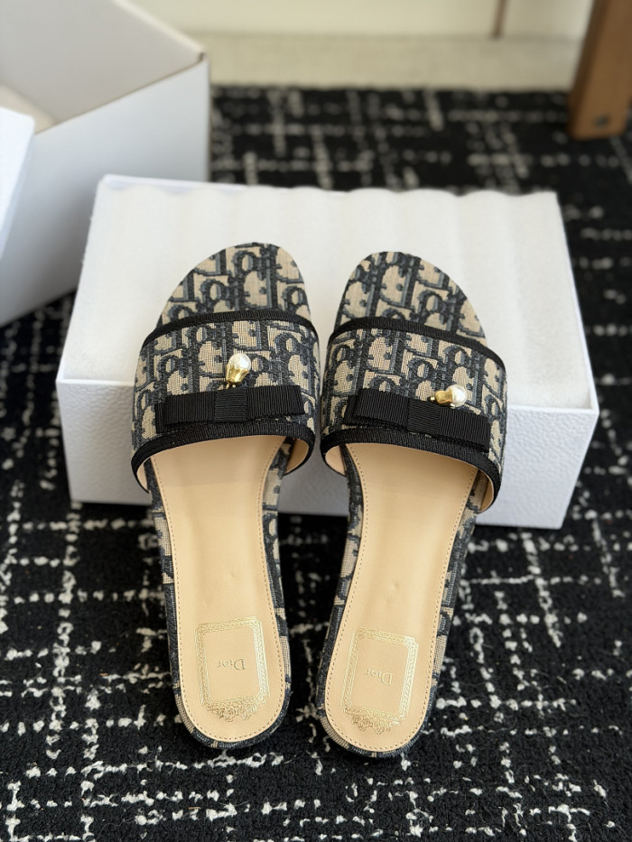 d10r sandal