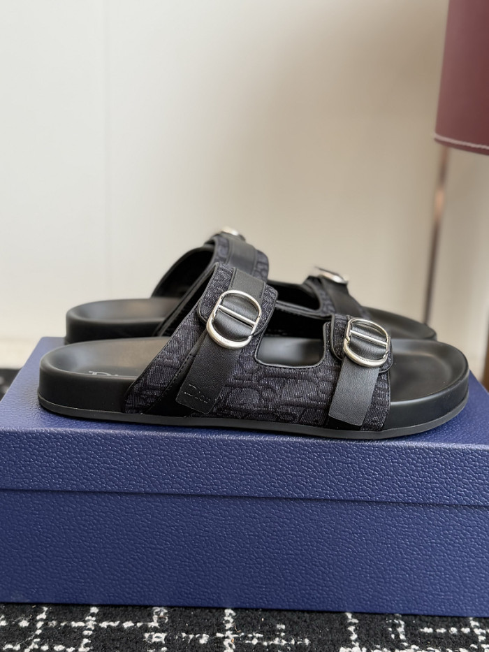 d10r sandal