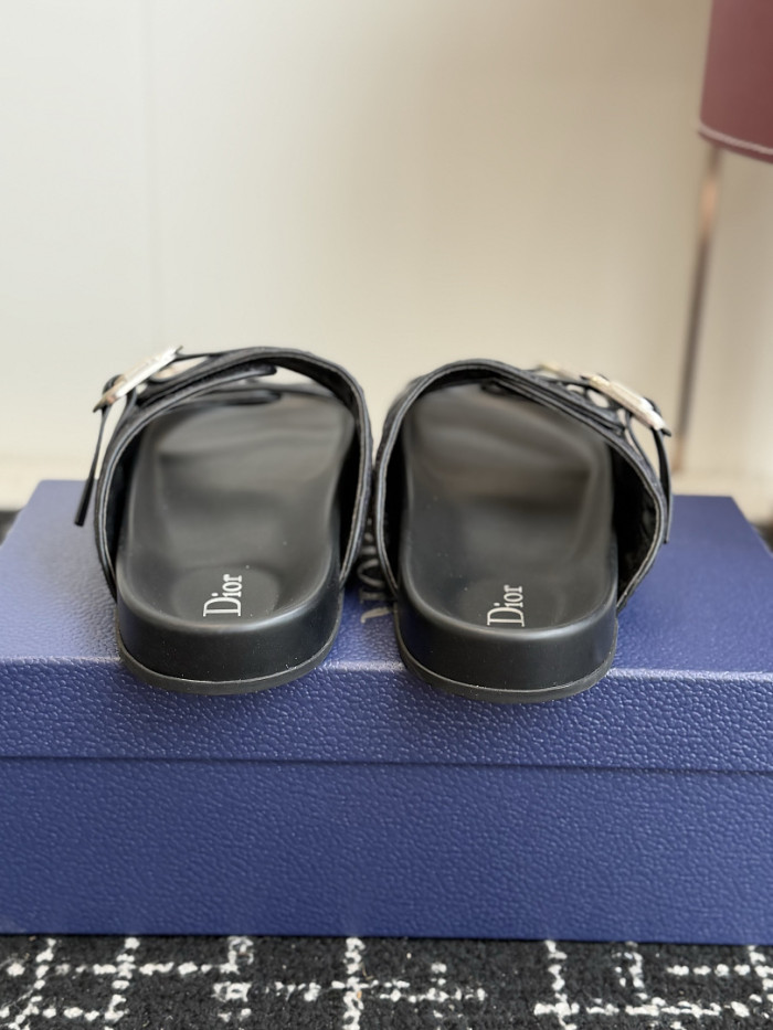d10r sandal