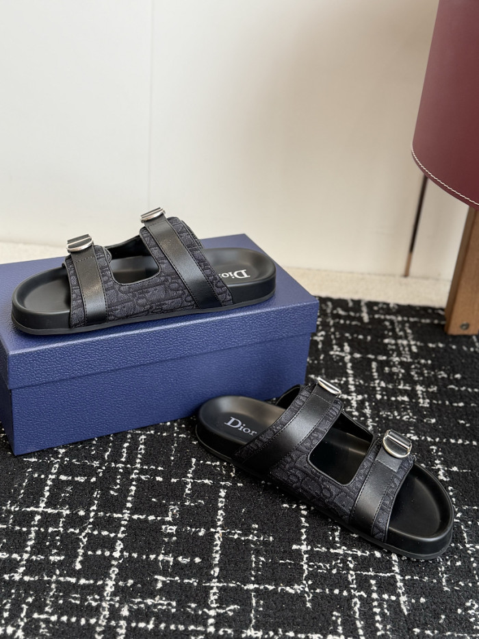 d10r sandal