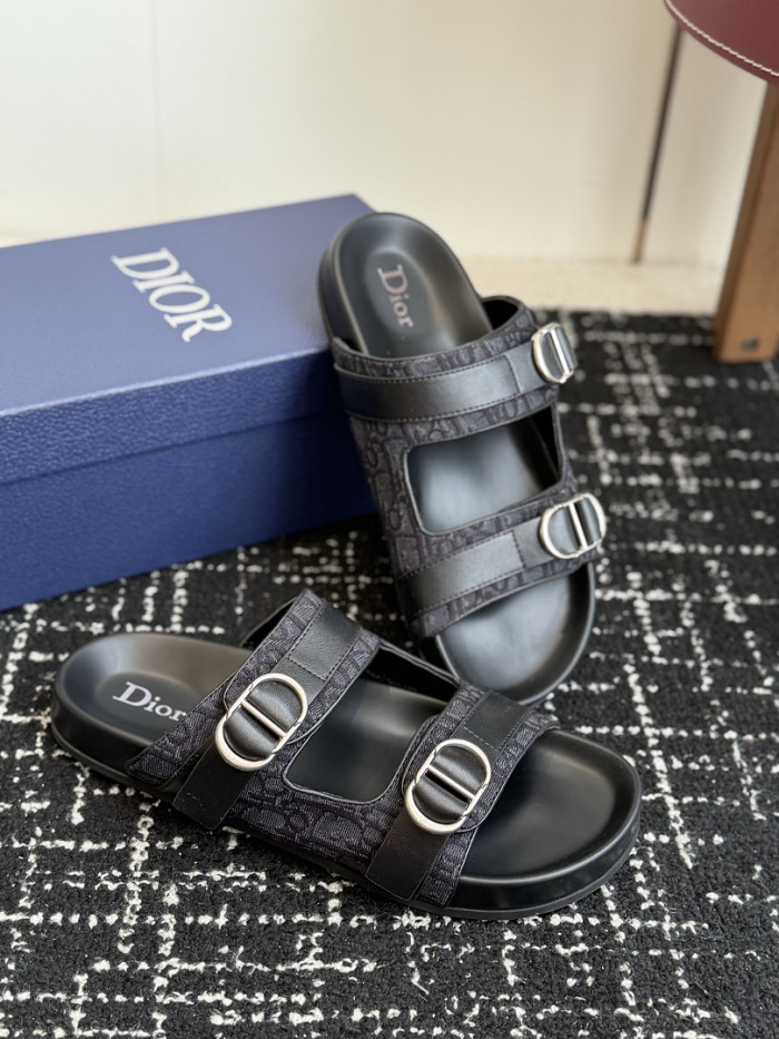 d10r sandal
