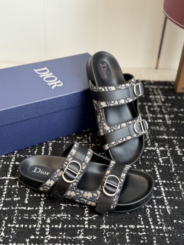 d10r sandal
