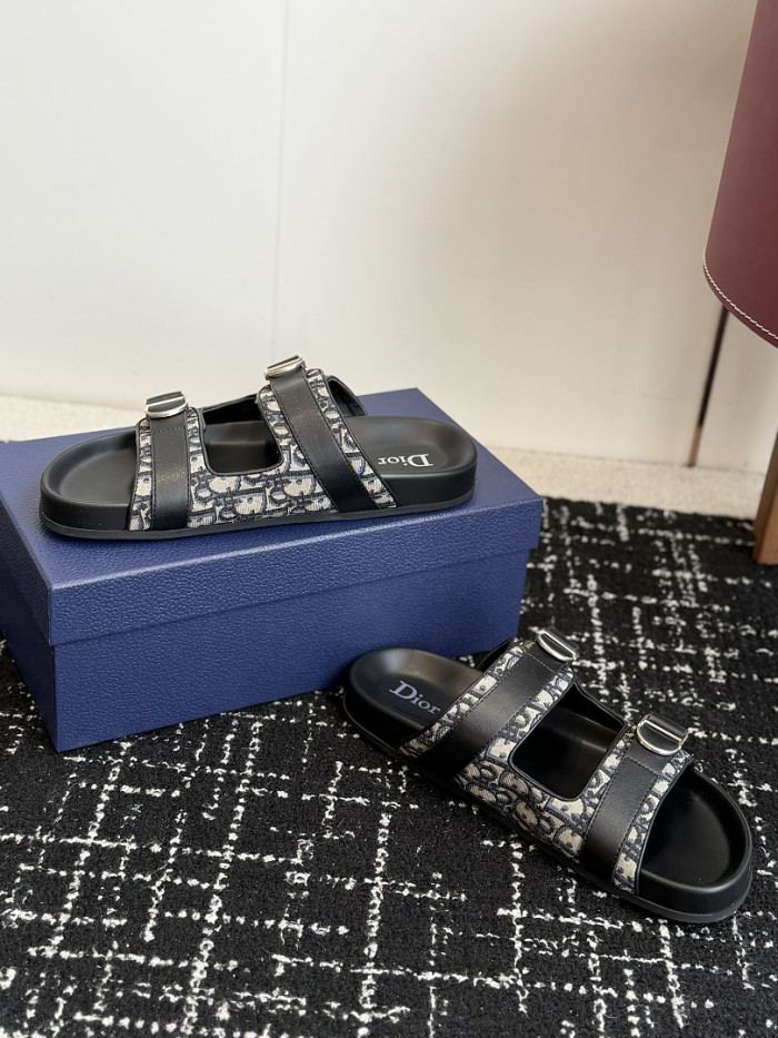 d10r sandal