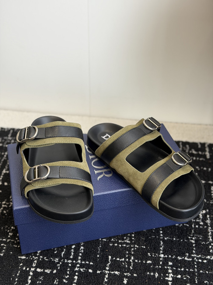 d10r sandal