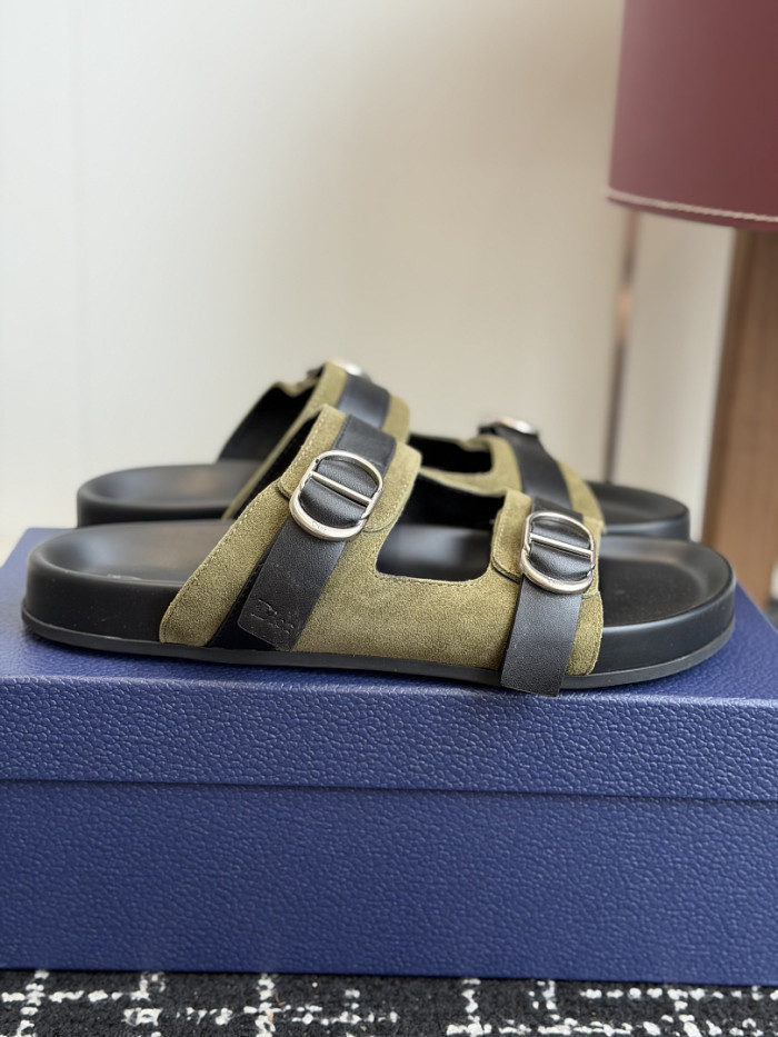 d10r sandal