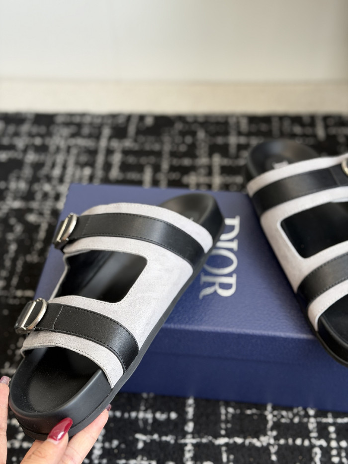 d10r sandal