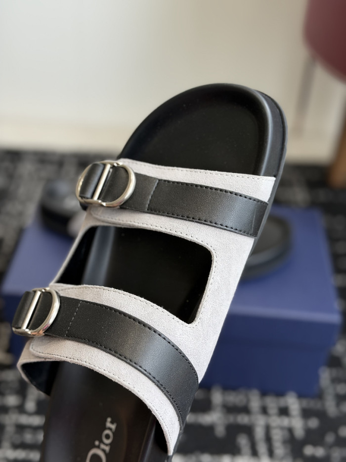 d10r sandal