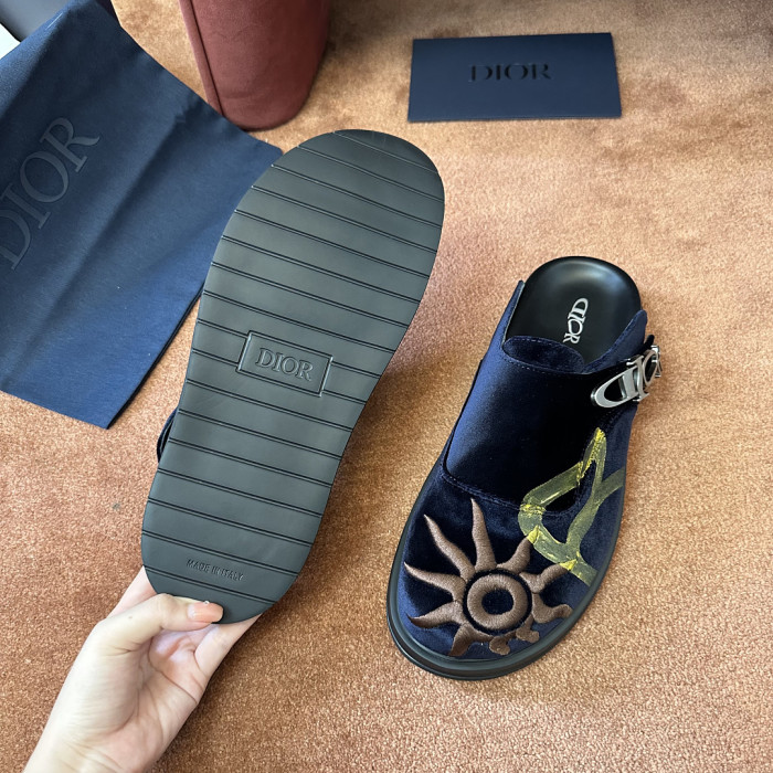 d10r sandal