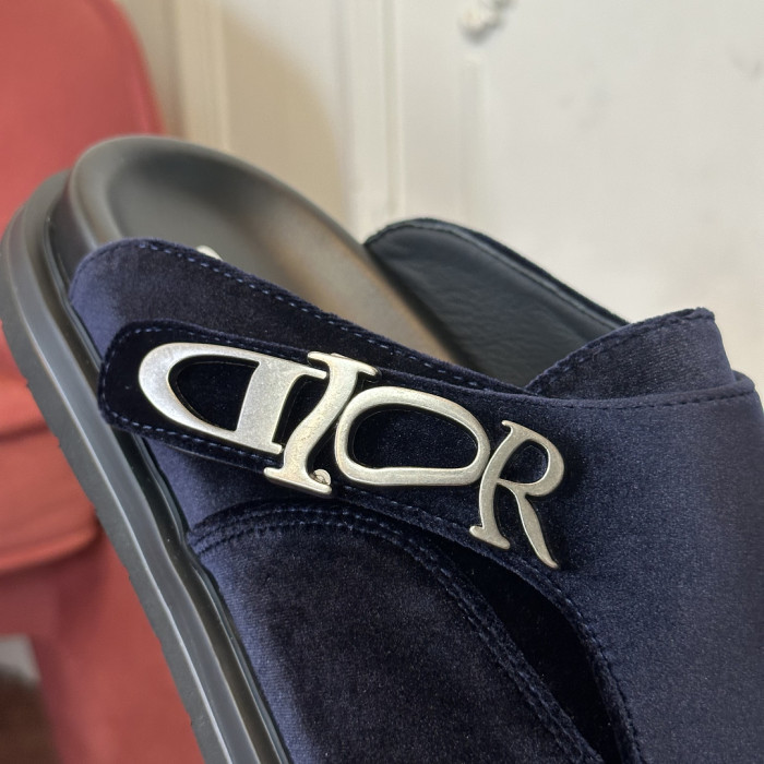d10r sandal