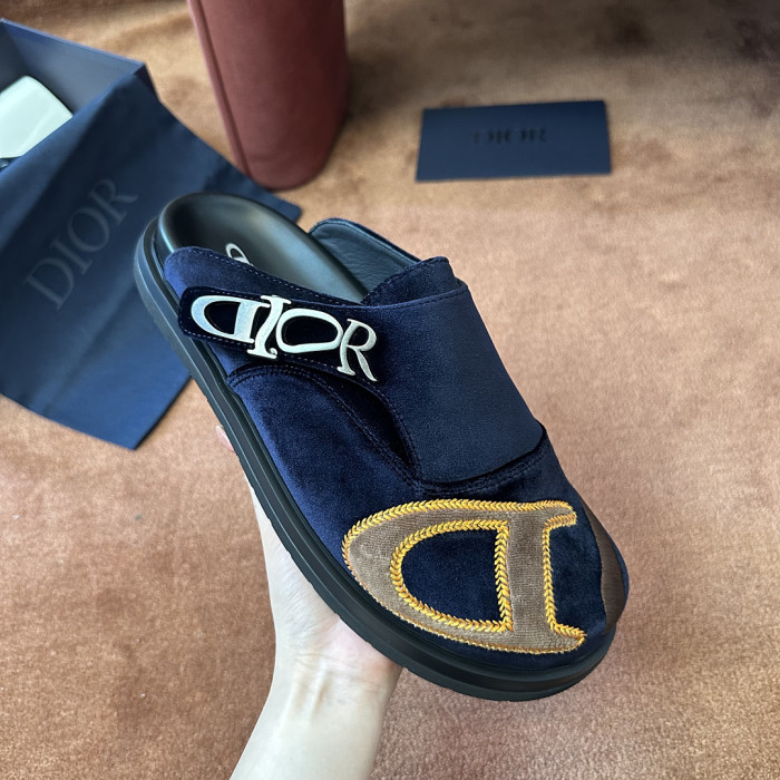 d10r sandal