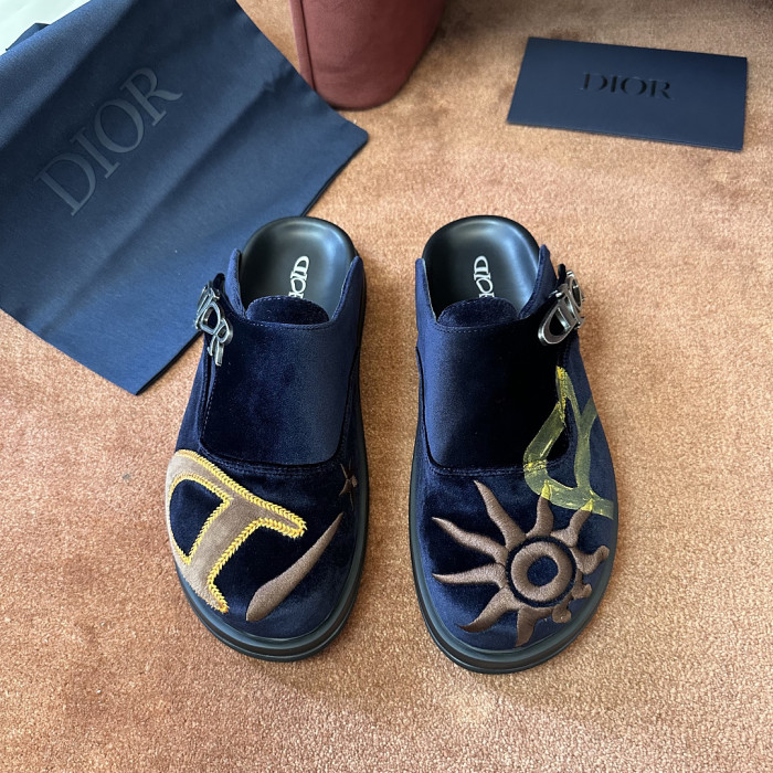 d10r sandal