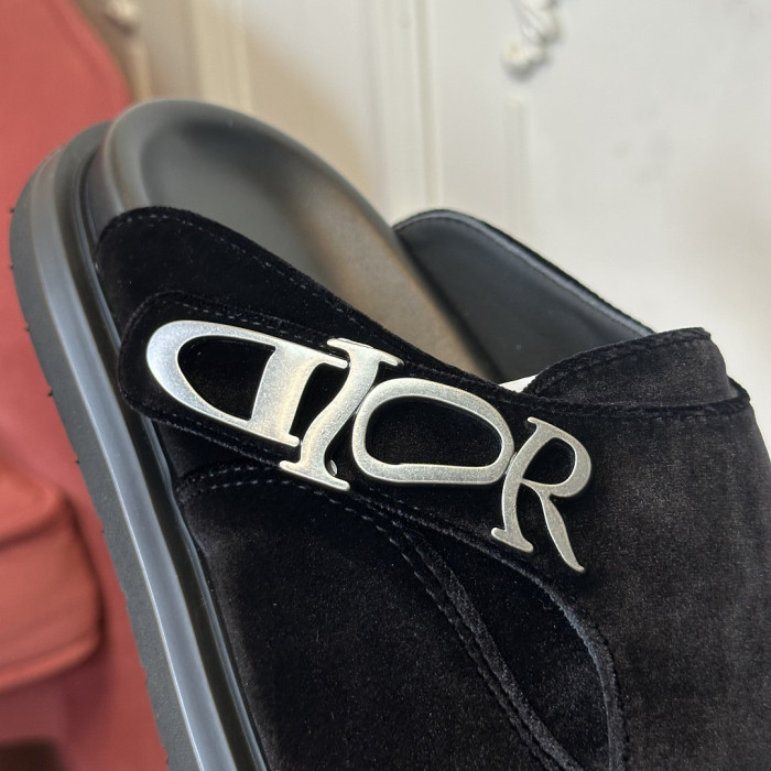 d10r sandal