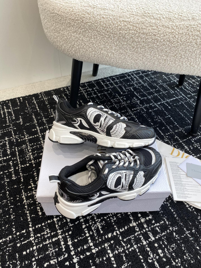 D10R SNEAKER