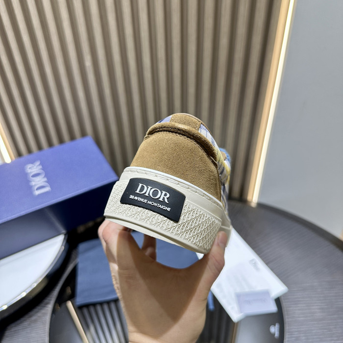 D10R SNEAKER