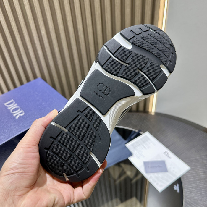 D10R SNEAKER