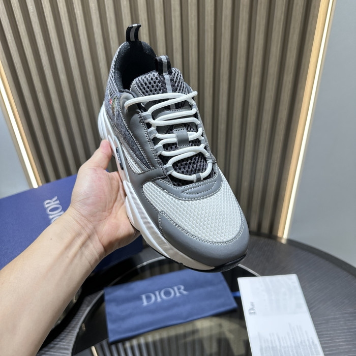 D10R SNEAKER