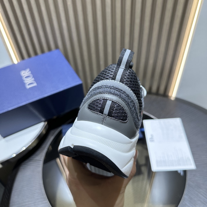 D10R SNEAKER