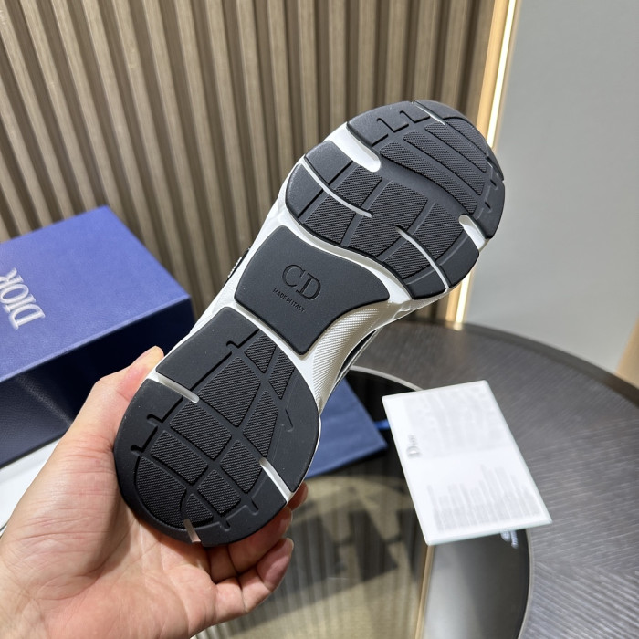 D10R SNEAKER