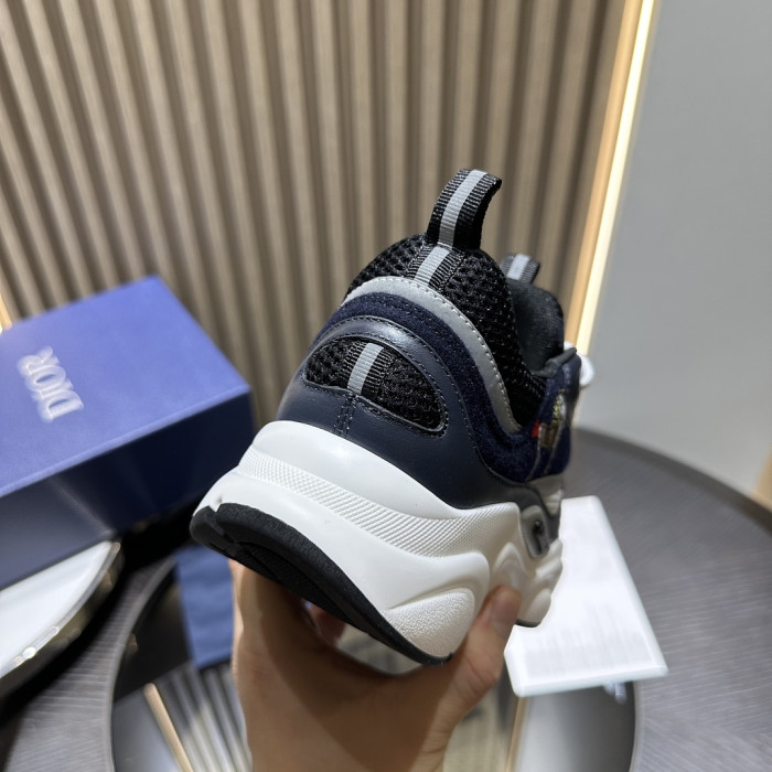D10R SNEAKER