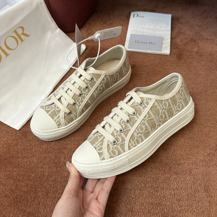 D10R SNEAKER