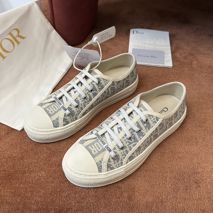 D10R SNEAKER