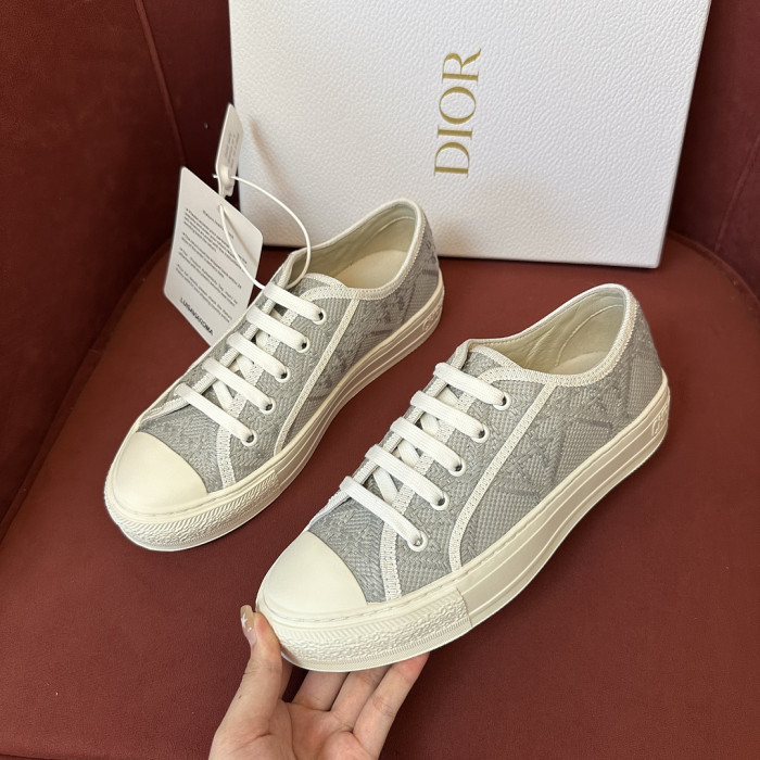 D10R SNEAKER