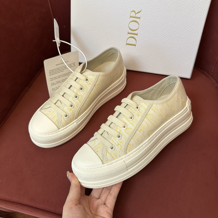 D10R SNEAKER