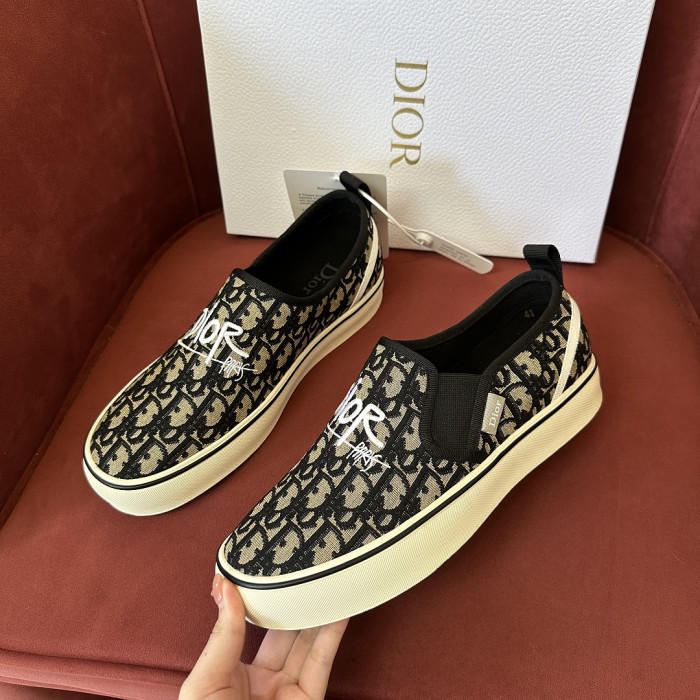 D10R SNEAKER