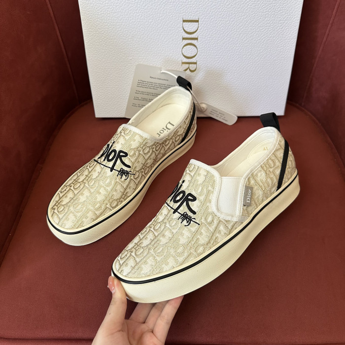D10R SNEAKER