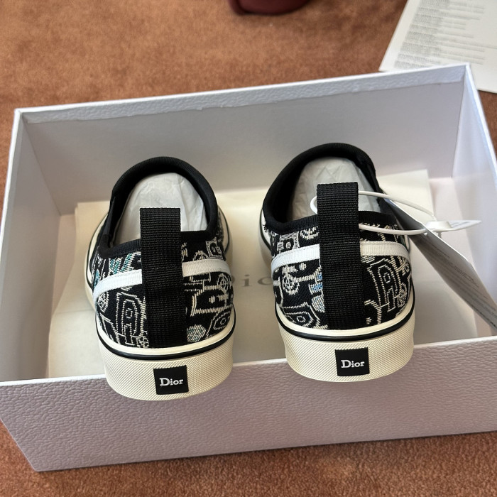 D10R SNEAKER