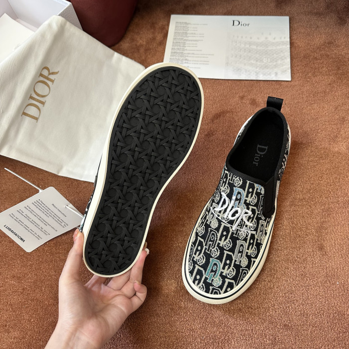D10R SNEAKER